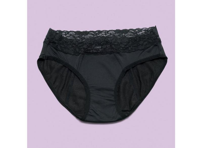 Cheeky Wipes menstruatie ondergoed Feeling Pretty, size 34-36, in black, showing soft fabric and comfortable fit.
