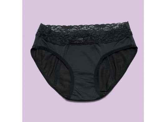 Cheeky Wipes menstruatie ondergoed Feeling Pretty in size 40-42, shown laid flat with soft fabric and discreet design.