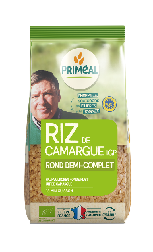 Primeal organic half-voorkoren ronde Camargue rice in a 500g package, showcasing the rice grains on the front of the package.
