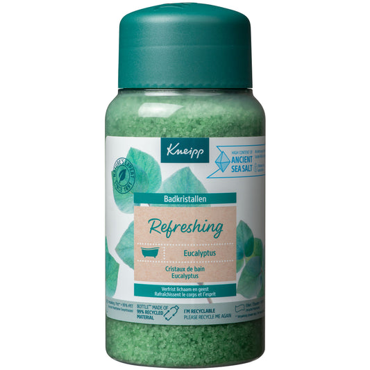 Kneipp refreshing eucalyptus bath crystals in a 600g container, perfect for relaxing bath and shower experiences.
