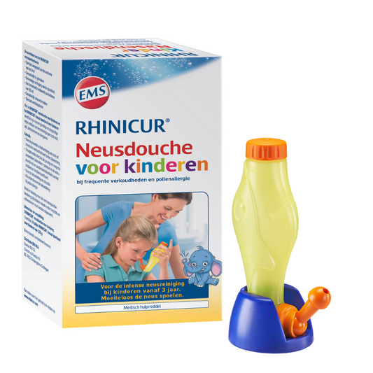 Rhinicur Neusdouche set with 4 sachets for nasal care and inhalation, suitable for children, in a compact package.