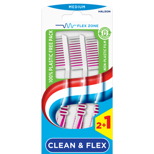 Aquafresh clean & flex medium toothbrushes, pack of 3, with blue and white bristles and flexible neck for effective cleaning.
