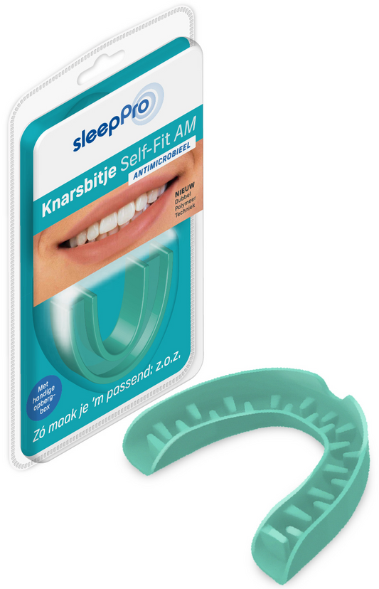 SleepPro Knarsbitje self-fit AM, anti-microbial mouthguard for sleep therapy, shown in this image on a white background.