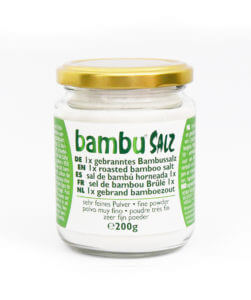 Bambu Salz Bamboezout fine grain salt in 200g package, shown in clear container with bamboo-themed branding