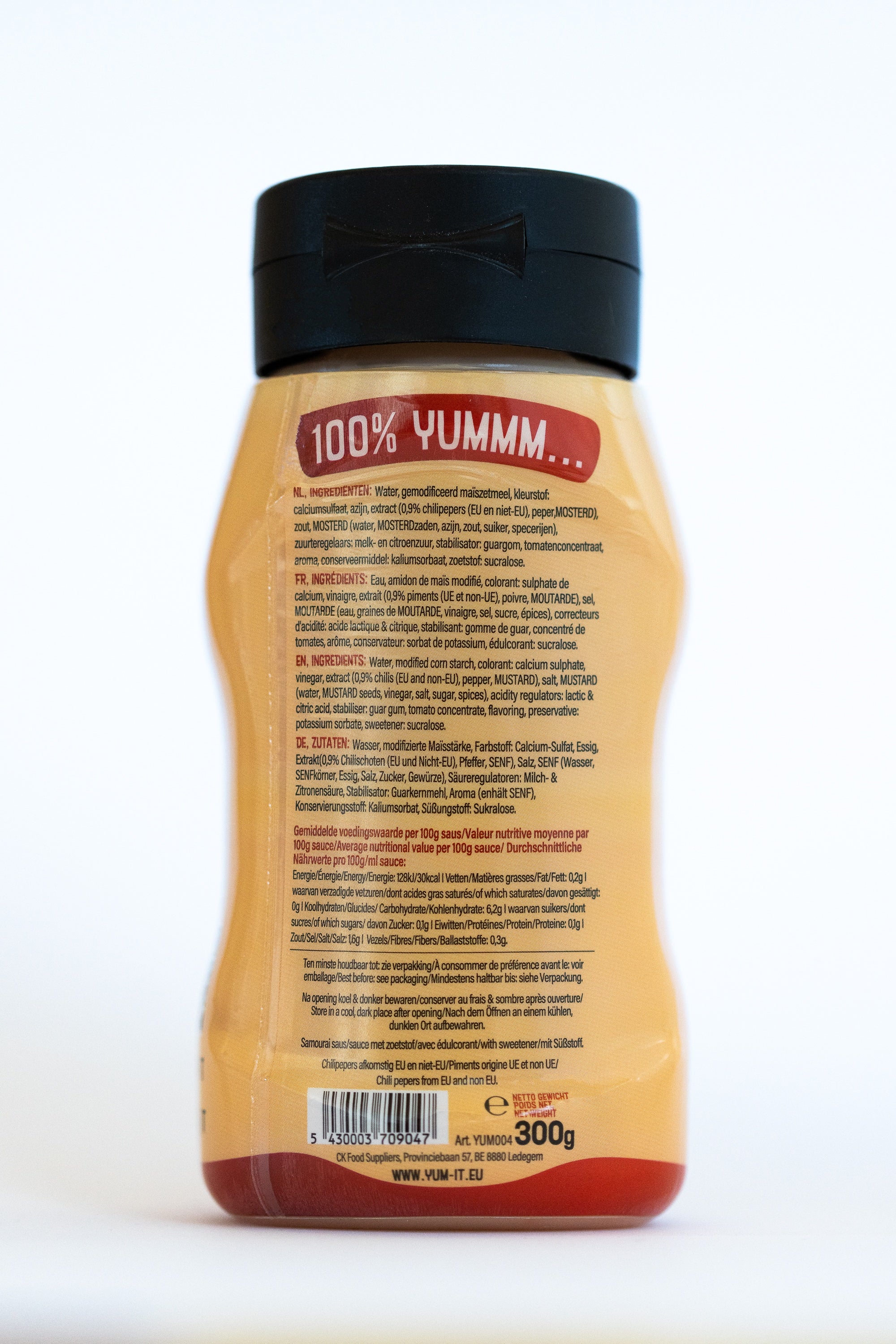 Yum-It Samourai sauce and flavor enhancer in a 300g jar, featuring a spicy, savory sauce with traditional ingredients.