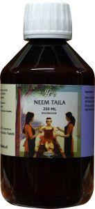 Holisan Neem taila huidolie in 250ml bottle, natural body oil with neem extract for skin care, shown in a clear container.