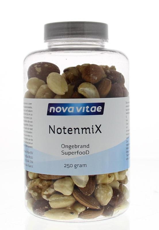 Raw Nova Vitae Notenmix ongebrand in 250g package, mixed unsalted nuts and superfoods for healthy snacking