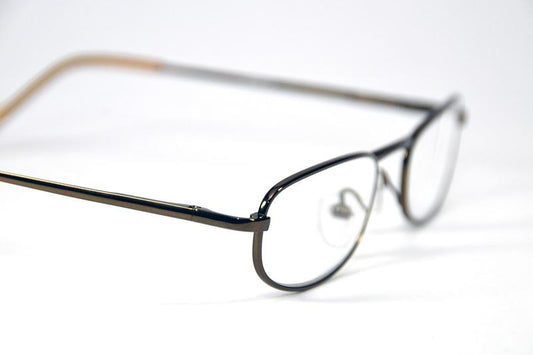 Melleson Eyewear universal brown reading glasses with +2.50 diopters, close-up of the stylish optical frames.