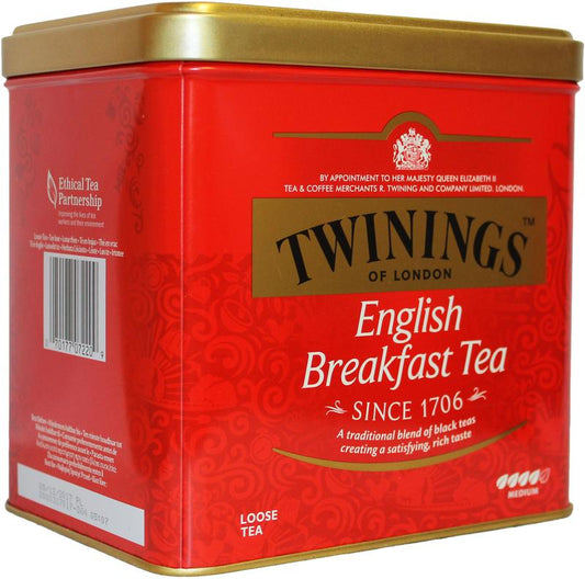 Twinings English Breakfast tea in a 500g blik, showcasing the tea packaging with the Twinings logo and product label.