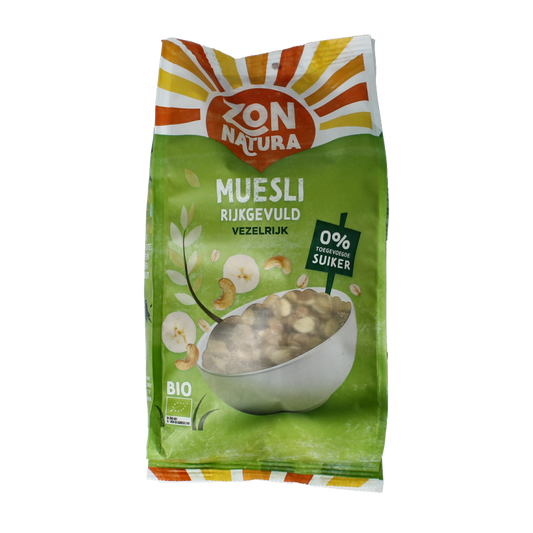 Zonnatura bio Muesli rijk gevuld ontbijtgranen with mixed nuts and dried fruits in a 475g package, close-up view of the product.