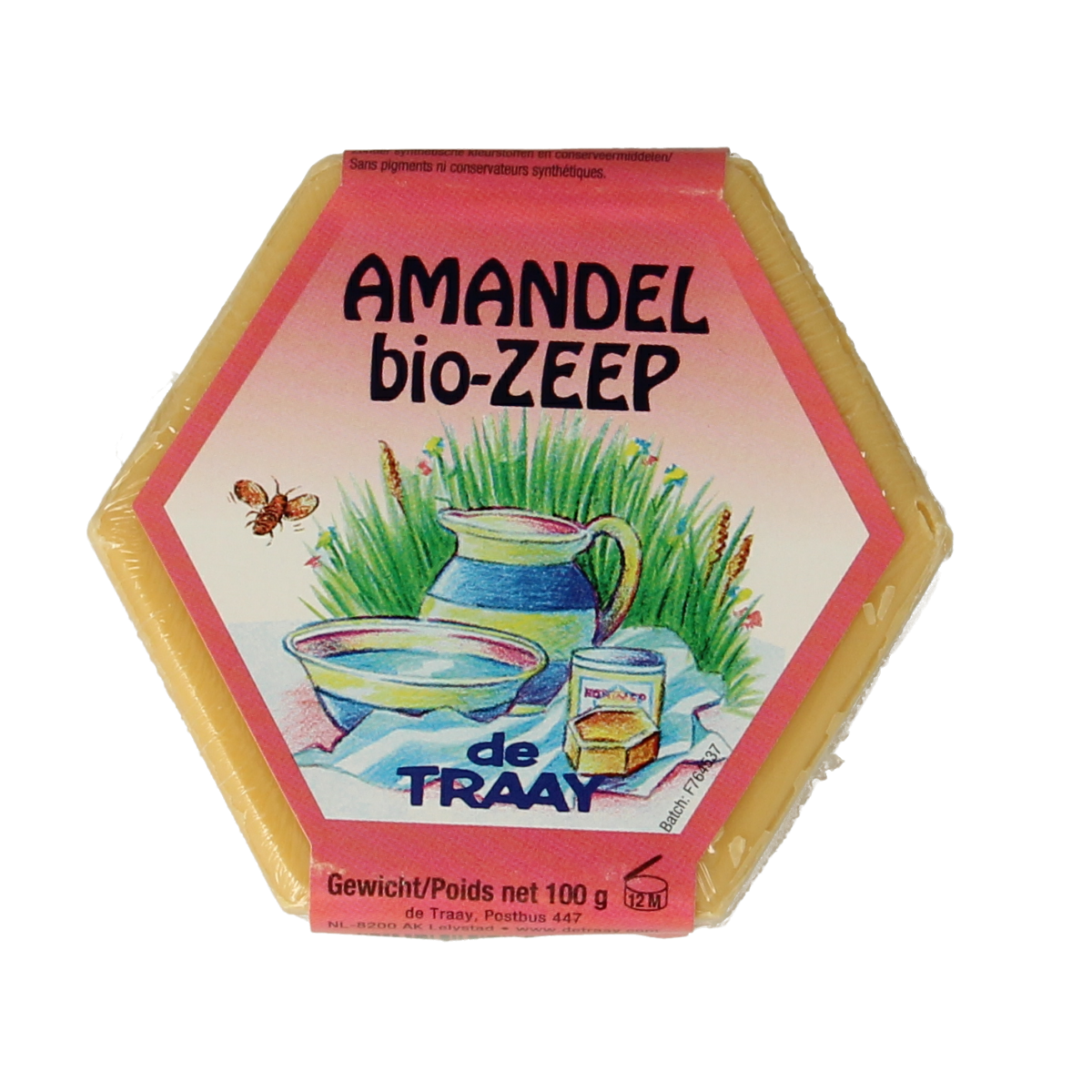 de Traay organic almond soap bar, 100g, with natural almond ingredients and a clean, rustic soap appearance.