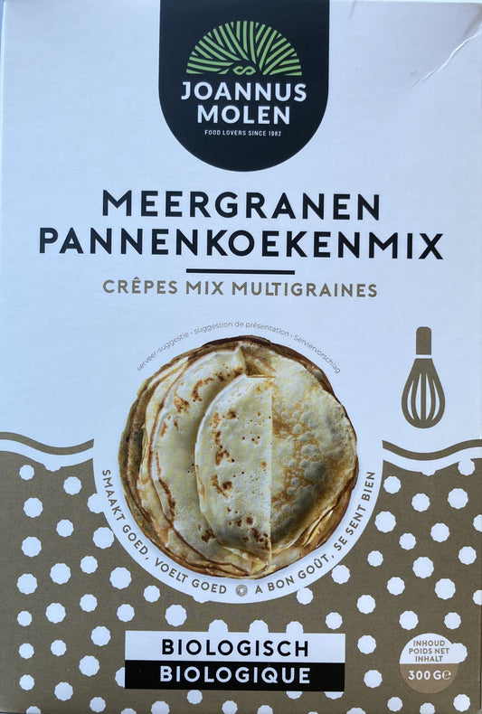 Joannusmolen Pannenkoekmix meergranen bio, 300g, natural multigrain pancake baking mix in a package.