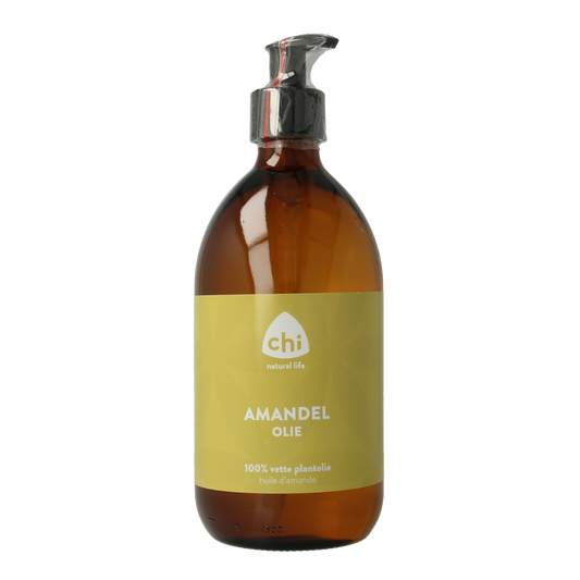 Chi Amandel olie 500ml bottle, natural almond body oil for skincare, with a clear label and golden cap visible in the image.