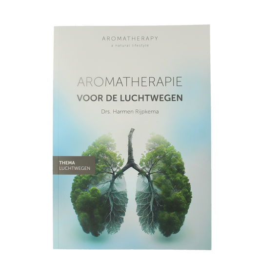 Chi Aromatherapie voor luchtwegen boek, open pages with illustrations and text on natural remedies for respiratory health.