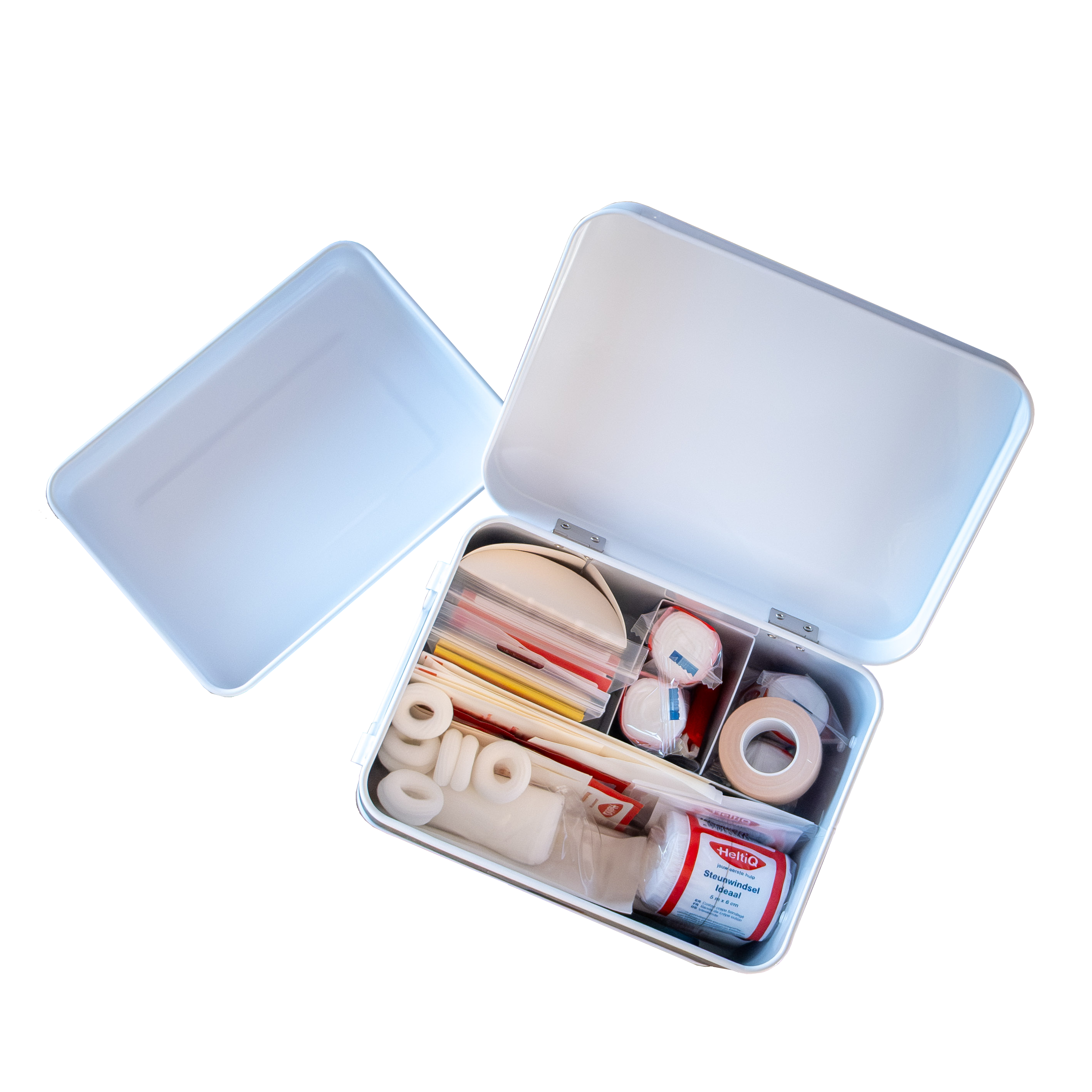 Heltiq EHBO Blik Large 1.00 set for first aid, featuring bandages, antiseptic wipes, and medical supplies in a compact emergency kit.