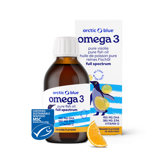 Arctic Blue Omega 3 visolie met vitamine D voor kids in 150ml bottle, featuring blue liquid and fish oil label.