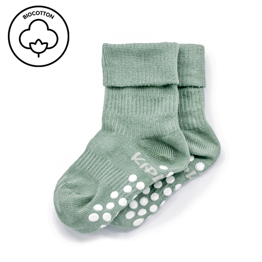 KipKep Blijf baby sokken antislip in pale green for 18-24 months, soft cotton with non-slip grips, one pair.