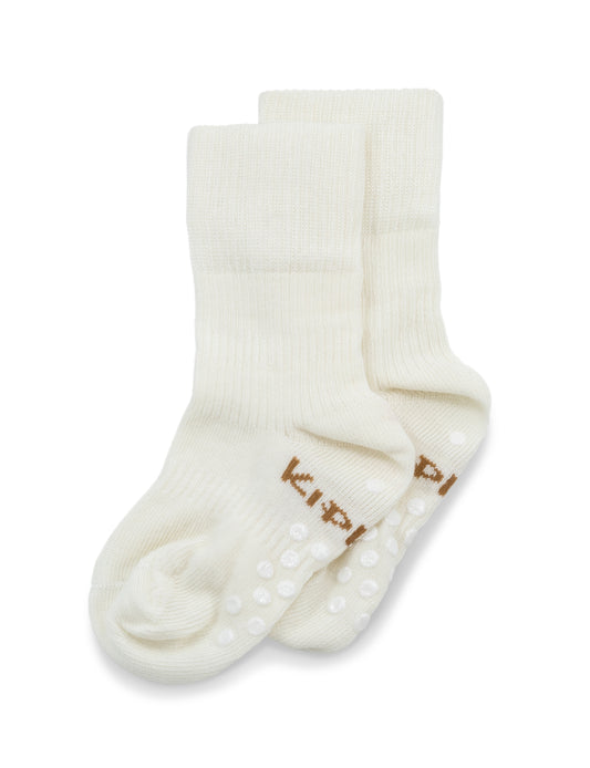 KipKep Blijf baby sokken antislip offwhite and white for 18-24 months, soft cotton socks with grip soles for toddlers.