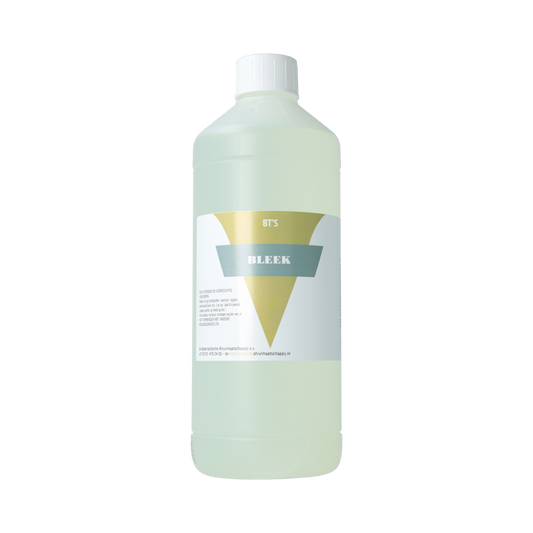 BT'S Chloorbleek 1.00 liter cleaning product in a white bottle with a blue cap, used for household bleach and cleaning.