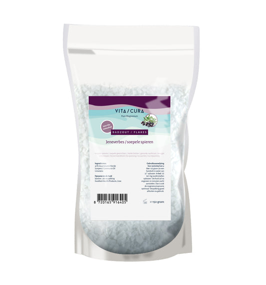 Vitacura Magnesium bath and shower salt flakes with juniper berries, 150g, natural mineral bath product, close-up of salt flakes and juniper berries