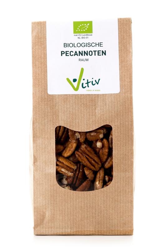 Vitiv bio pecan nuts, raw superfood, 500g package, close-up of shelled pecans in clear view