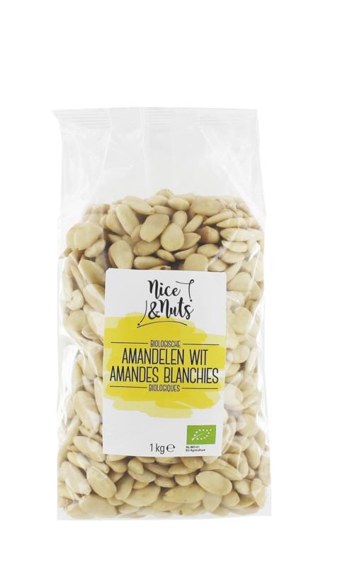 Raw organic almonds from Nice & Nuts, 1 kilogram, fresh and natural superfood almonds in a clear view.