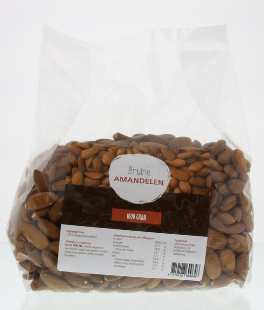 Raw brown almonds from MijnNatuurwinkel in a 1kg package, showing fresh, whole almonds in natural light, ideal for superfoods.