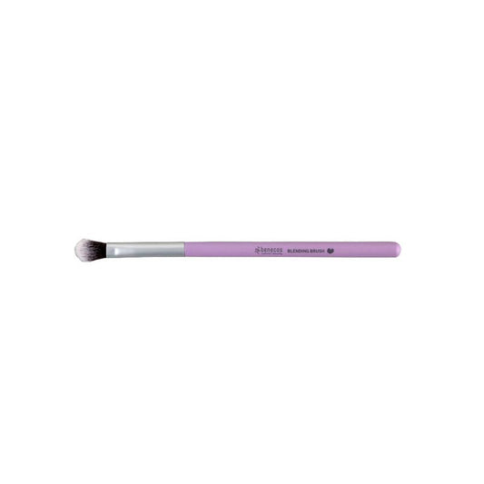 Benecos Natural Beauty make-up blending brush in color edition, soft bristle cosmetic brush for flawless application.