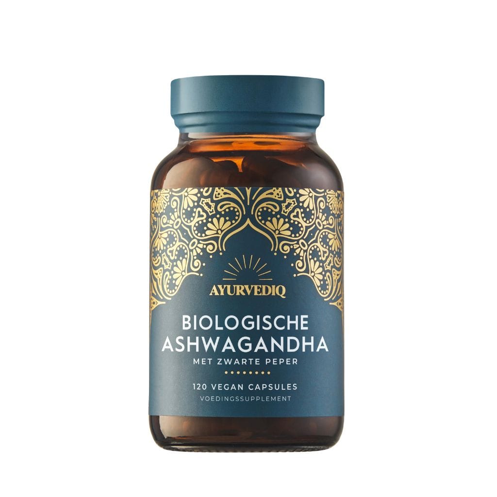 Ayurvediq biologische Ashwagandha capsules in a clear bottle, showcasing the herbal supplement for wellness and stress relief.