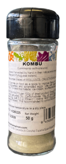 Porto-Muinos organic Kombu powder in 50g package, used as seasoning or supplement, featuring dried seaweed flakes in a clear container.